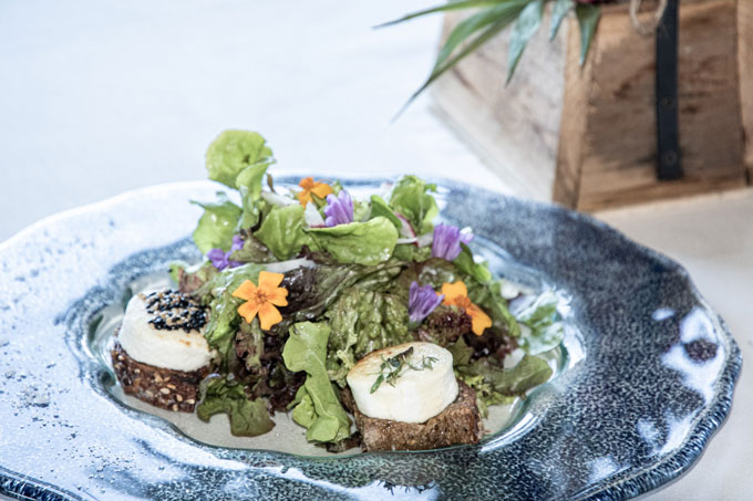 Salatbouquet mit Schafskäse